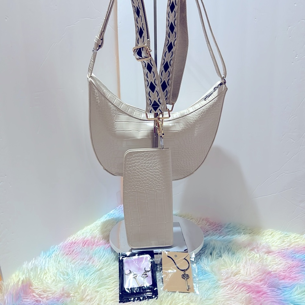 NWOT A New Day Shoulder Bag & Wallet you can Use this as A Hang on Shoulder - Picture 11 of 15
